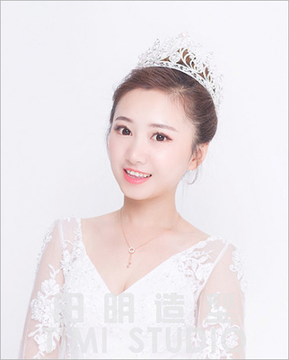 简约清新的新娘造型 展现给众人独立与柔美_妆面赏析_影楼化妆_黑光网